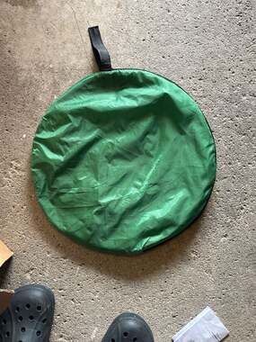 Titan Gaming Chair Pop-Up Green Screen Backdrop for Streaming 42.9" Diameter